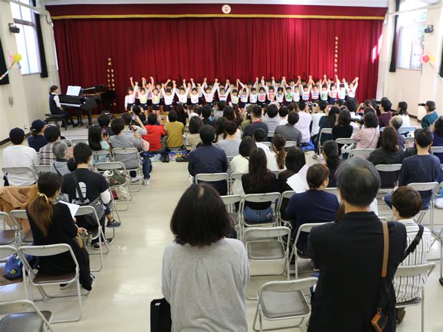 ホール発表:合唱 聖心学園幼稚園年長組