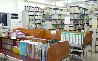 本館3階 図書室